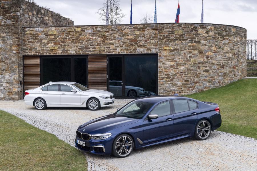  BMW M550i xDrive Sedan 2017 года  (WW) (фото 47 из 48)